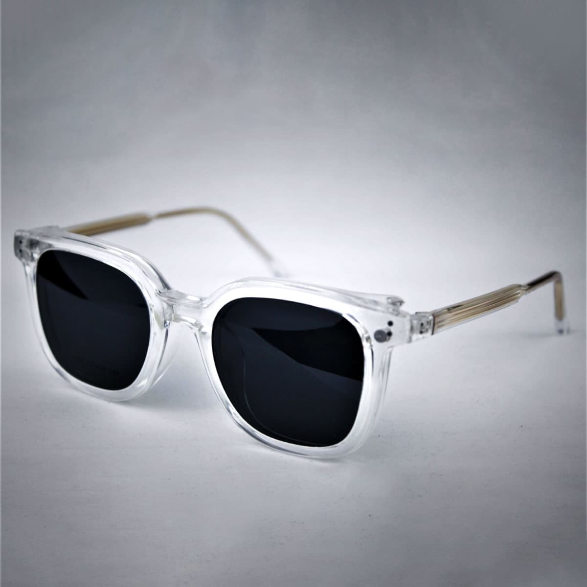 Harvey Doble uso/Transparent 3